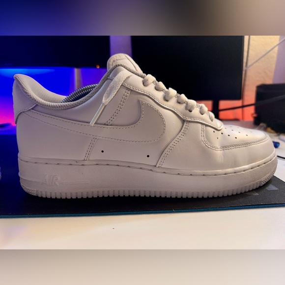 Nike Air Force 1 '07 Lows - Picture 2 of 14